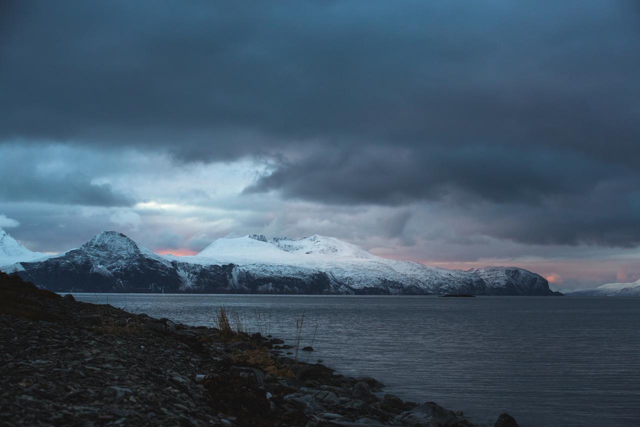 Arctic Panorama Lodge Uloybukta Экстерьер фото