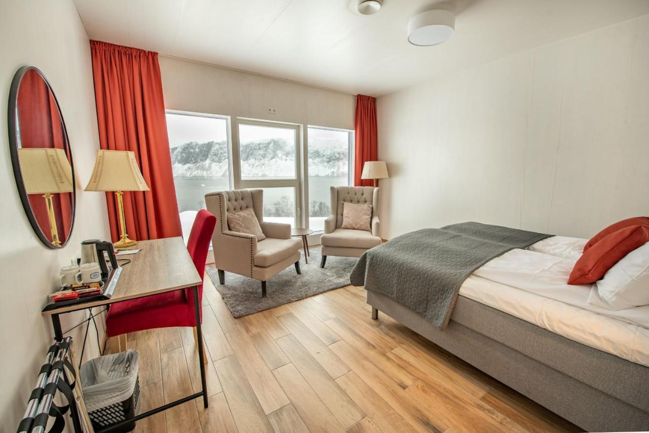 Arctic Panorama Lodge Uloybukta Экстерьер фото